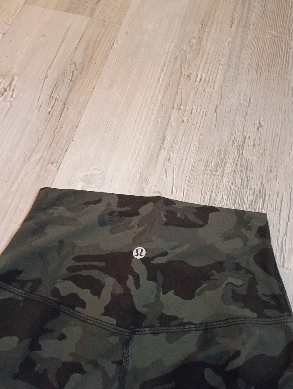 Lululemon - Picture 5 of 5